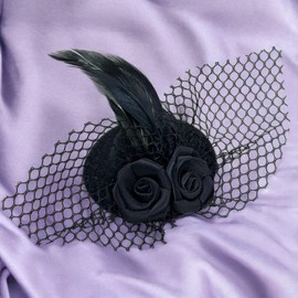 MIJOMA Mini Fascinator - Elegant Feather Tulle & Rose Hair Clip - Vintage Hair Accessories for Women - Gothic, Retro & Burlesque Style