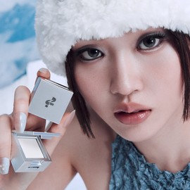 TWOSLASHFOUR TWO SLASH FOUR Strobing Face Cube - Peach