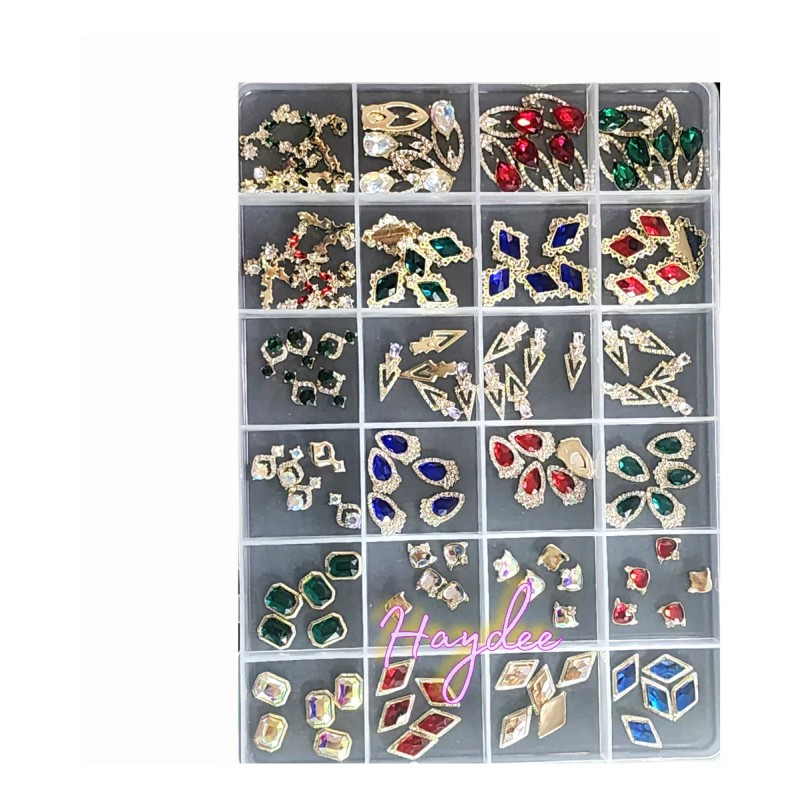 SM Dijes Para Uñas Estuche Con 120 Pzas