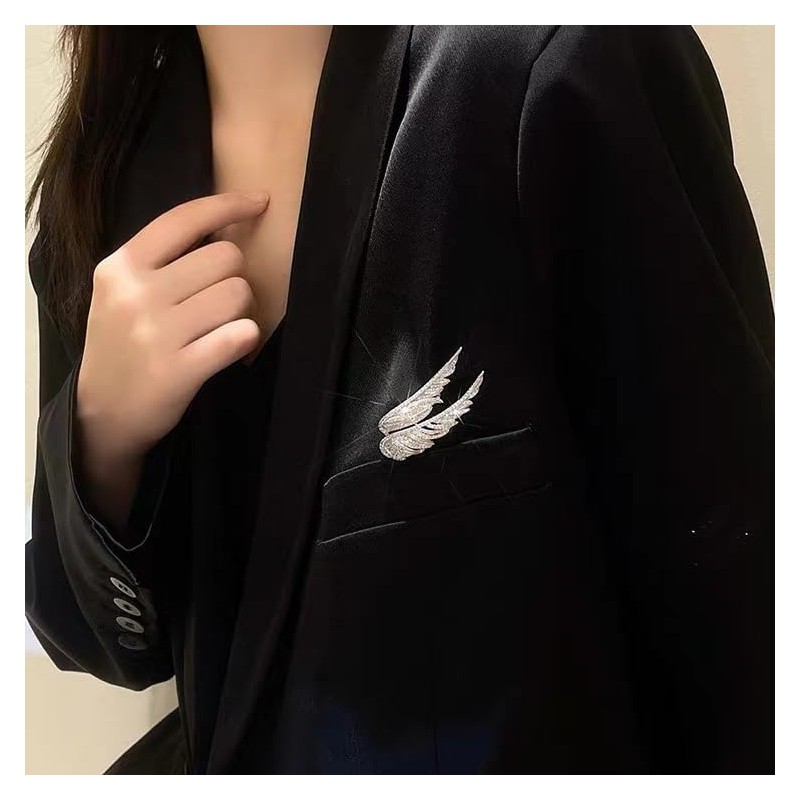 vmcoatdu Women Men Crystal Angel Wings Brooch Pins Elegant Rhinestone