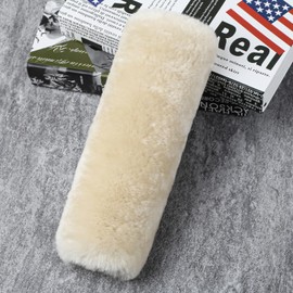 OGLAND Genuine Sheepskin Soft Fuzzy Car Seat Belt Pad,Comdy Fluffy Seatbelt Stap Covers for Shoulder Pad Neck Cushion Protector Car Accessories(Pearl, 1Pcs)