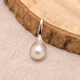 925 Sterling Silver Spoon Shaped South Sea Cultured White Pearl Pendant Necklace