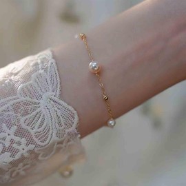 Aneneiceera Vintage Pearl Bracelet Gold Pearl Chain Bracelet Minimalist Pearl Hand Chain Bracelet Boho Satellite Bracelets Chain Jewellery for Women, Zinc