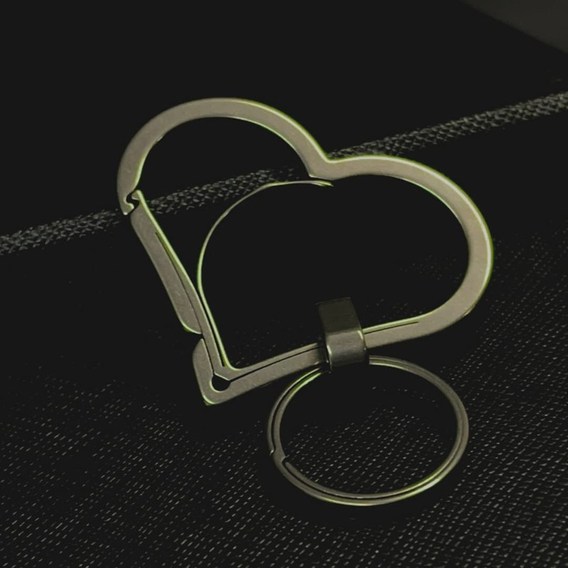 Kurohido krak03 Heart-Shaped Titanium Key Ring, Heart-Shaped Titanium Key Chain