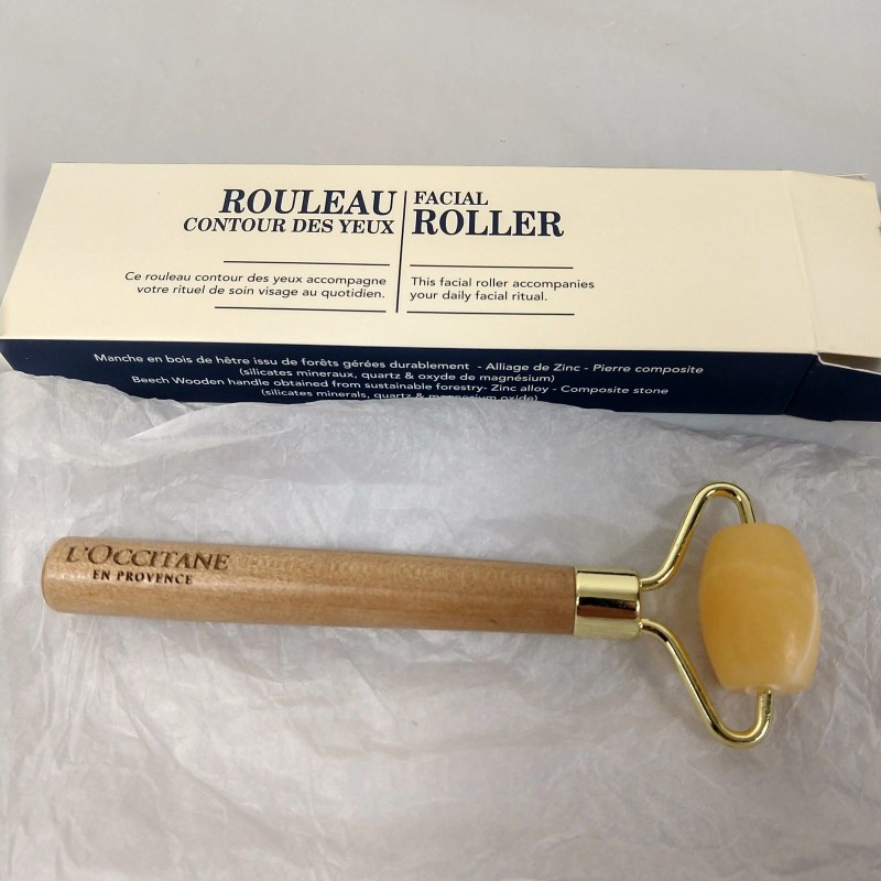 L’OCCITANE L'Occitane Facal Roller Beech wooden handle NIB