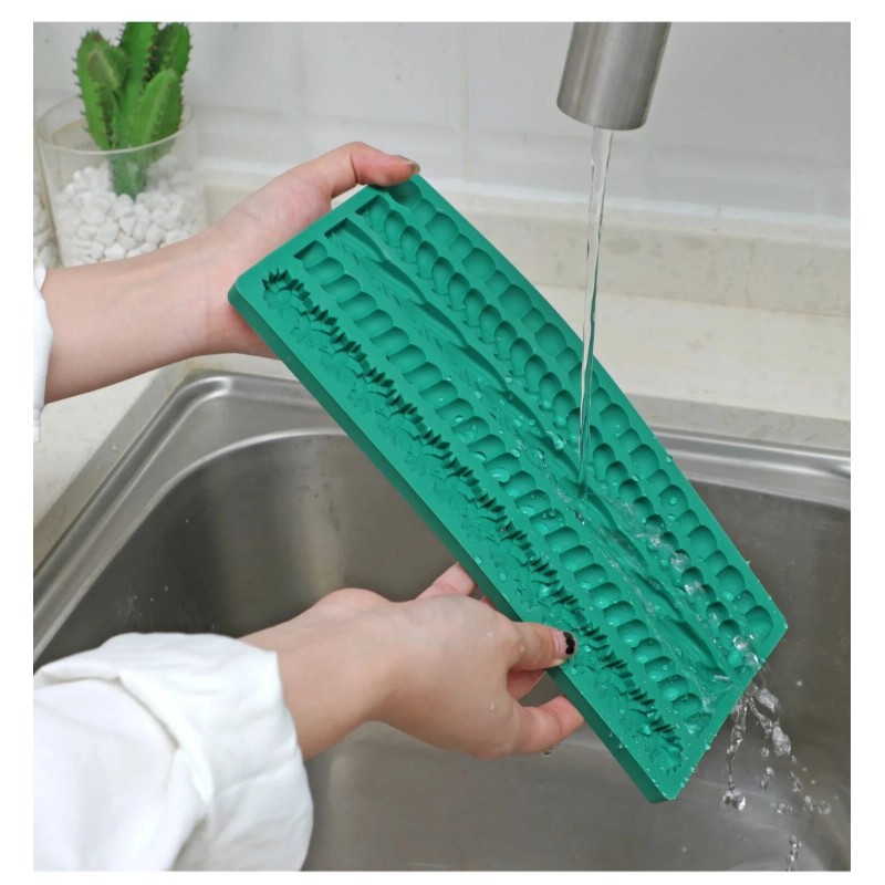 CWC Cook With Color Green Silicone Pie Crust Mold New