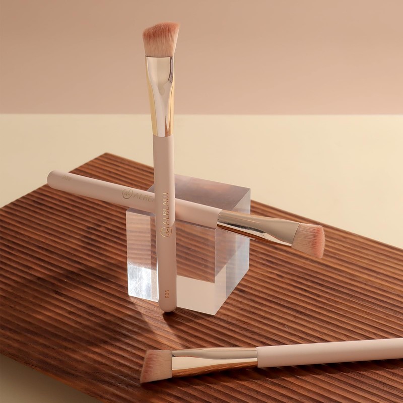 Albeaut Triangle Concealer Brush, Angled Under Eye Brightening Brush for