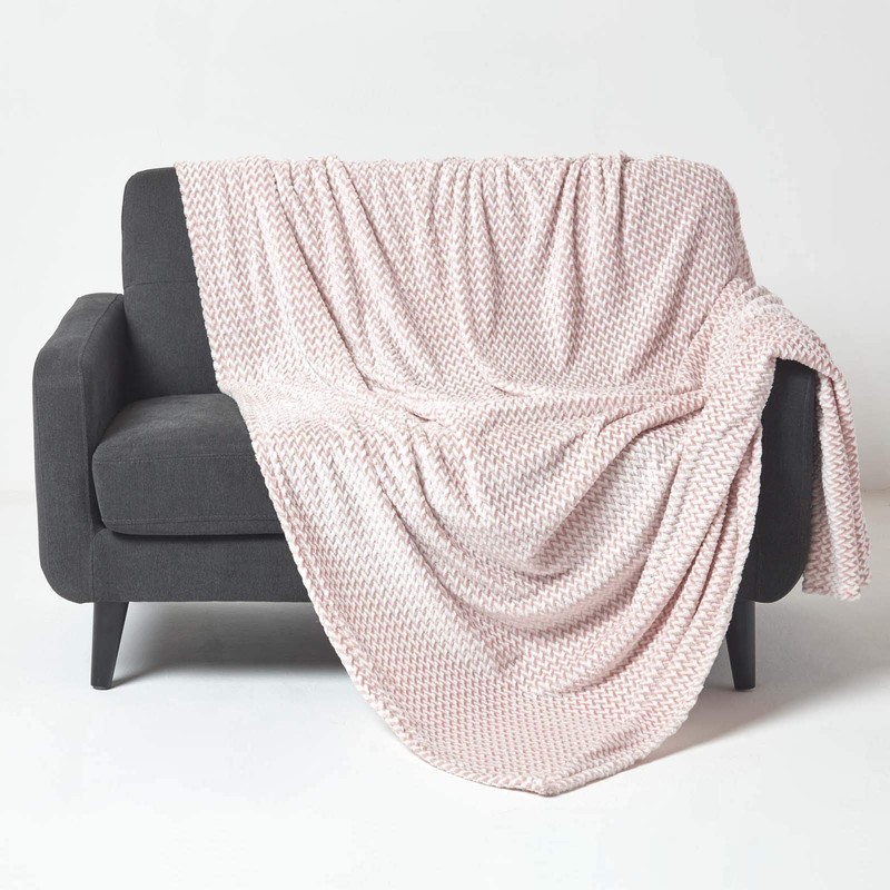 HOMESCAPES Pastel Pink Velvet Throw 130 x 160 cm Soft