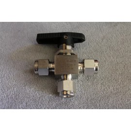 Swagelok DK-LOK VG823A-D-4T-S 3-WAY BALL VALVE - sS316 1/4" TUBE