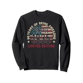 90th Birthday Gift men Vintage born 1935 turning 90 Year Old Sweatshirt
