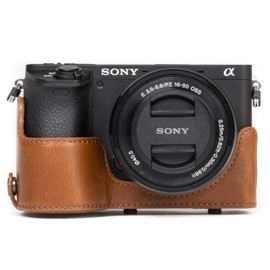 MegaGear Sony Alpha A6500 (16-50 mm) Ever Ready Leder Kamera-Case mit Trageriemen und Batteriezugang Hellbraun MG1232