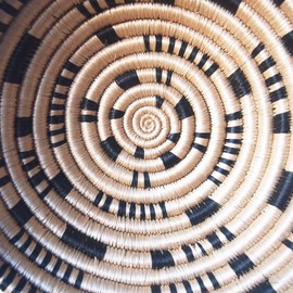 Small African Basket- Matimba/Rwanda Basket/Woven Bowl/Sisal & Sweetgrass Basket/Tan, Black