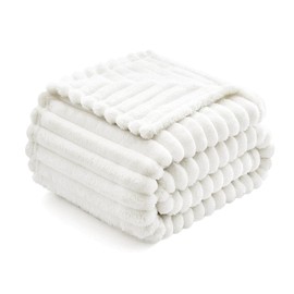 MIULEE Christmas Cuddly Blanket, Fluffy Blanket, Fleece Blanket, Flannel, Plain Blankets, Couch Blanket, Fluffy Microfibre Bedspread, Sofa Blanket for Sofa, Bedroom, 50 x 60 Inches, 125 x 150 cm,