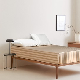 Damier Satin Fitted Sheet 200 x 200 cm Beige Silk Glossy Flat Sheet High-Quality Satin Striped Fitted Sheet Suitable for Mattresses up to 30 cm