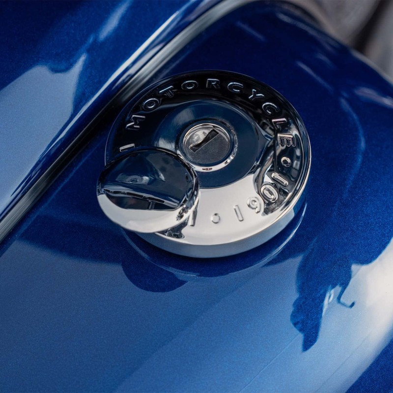 Indian Motorcycle Locking Gas Cap with Keys, Chrome, for Specific
