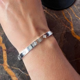 Love is All Around Womens Bangle Bracelet, Stainless Steel with Cubic Zirconia Clover Design, Engraved Love Message on Inside. Gift for Her Anniversary, Birthday, Wife, Mother, Mum, Daughter.