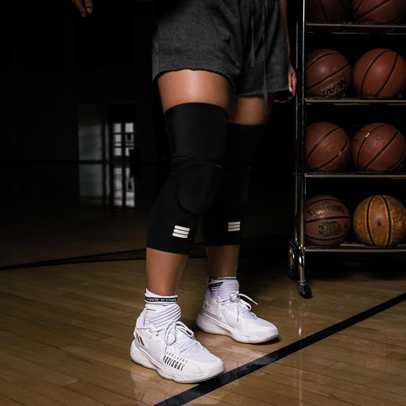 Cumulus Sport Mid-Length Padded Knee Sleeve - Black - Size: