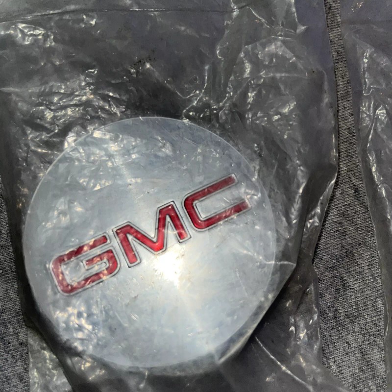 GMC 4 GMC Wheels Pop-In Center Cap Part# 88966047 Stock#