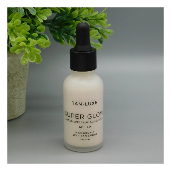 Tan-Luxe Super Glow SPF 30 Hyaluronic Self Tan Gradual 1.01