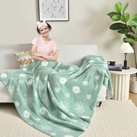Viviland Fuzzy Checkerboard Grid Throw Blanket Soft Cozy Warm Microfiber All Season Blanket Decor for Couch Sofa Bed Travel Home (Green Floret, 60''x80'')