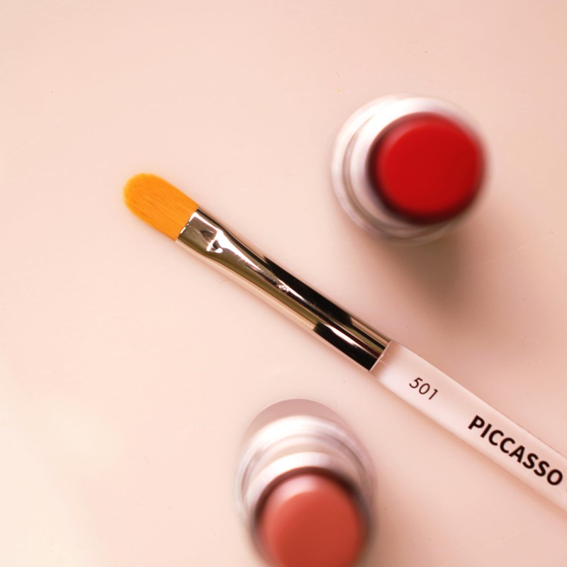 PICCASSO 501 Premium Lip Brush - Concealer Compatible, Uniform Color,