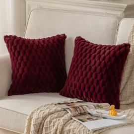 MANDIOO Pack of 2 Burgundy Super Soft Plush Fluffy Decorative Throw Pillow Covers 16x16 inch 40 x 40 cm Faux Fur Wool Velvet Cushion Covers Pillow Cases Couch Sofa Bed Living Room