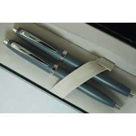 Sheaffer 100 matte Gray Signature mid ring and dot of excellence, Medium Point Fountain Pen and Ballpoint pen set