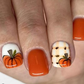 24Pcs Orange Square Press on Nails Fall Short Fake Nails Press ons Thanksgiving False Nails with Grid Pumpkin Design Autumn Pumpkin Nails Reusable Stick on Nail Holiday Glue on Nails for Women