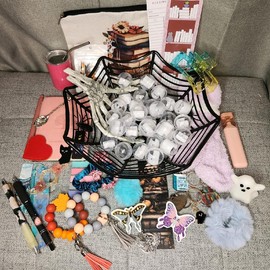 Mystery Bookish Bundle - Quantity: 15