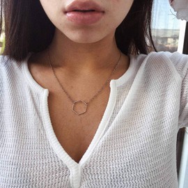 TseenYi Hexagon Pendant Necklace Geometric Hollow Hexagon Necklace Choker Gold Skinny Collar Necklace Minimalist Neck Chain Jewelry for Women and Girls (Gold)