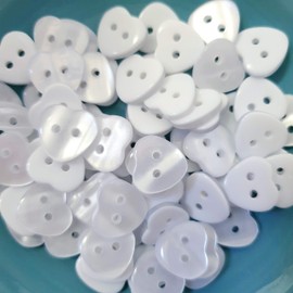 MajorCrafts® 40pcs 12.5mm White Pearlescent 2 holes Heart Resin Sewing Buttons Craft Embellishments