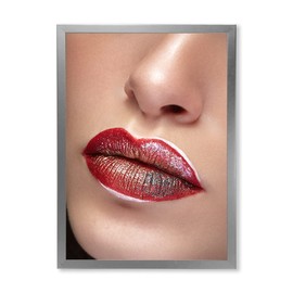 DesignQ Close Up Lips With Professional Make Up & Lipstick Modern Framed Wall Art