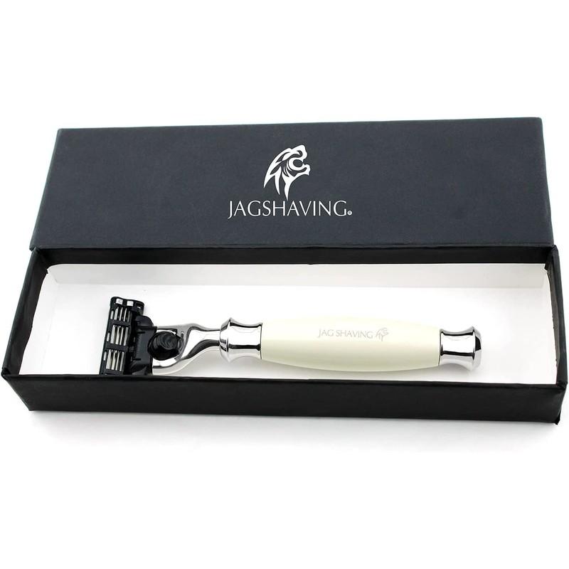 Razor with 3 edges and thorough and durable razor blade
