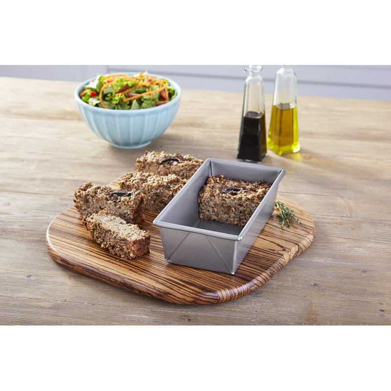 Chicago Metallic Professional Non-Stick 1.5 lb Loaf Pan, 10" x