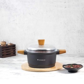 Wonderchef Die Cast Non-Stick Aluminum Casserole with Lid and Wooden Handle, 20cm, Black
