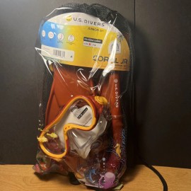 US Divers Coral Jr Youth Red Snorkel Mask Set with Fins Mesh Carrying Bag.