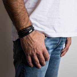 Akitsune The Punisher Synthetic Leather Bracelet, Magnetic Clasp Made of Stainless Steel, Braided Men's Bracelet with Beautiful Jewellery Box, Black/Black, 17 cm, Leather