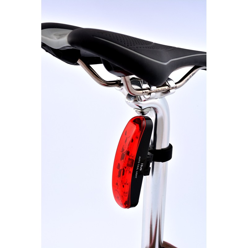 I live Automatic Flashing Type [Auto Tail Light] Equipped with