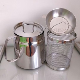 68oz/2L 304 Stainless Steel Oil Filter Pot with Strainer And Deep Fryer Basket for Kitchen & Camping. Kitchen Mini Oil Fryer & Filter Cup Combo,Pasta Vegetable Pot for One,Suits All Stoves. (Bright)