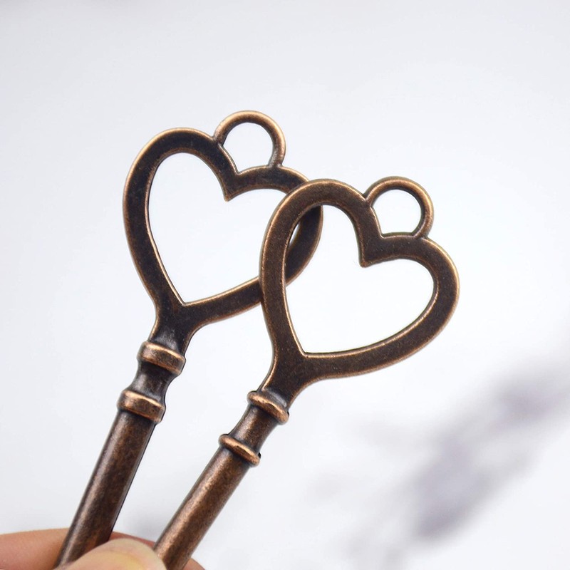 Makhry 30pcs Wedding Party Favor Heart Shape Retro Skeleton Keys