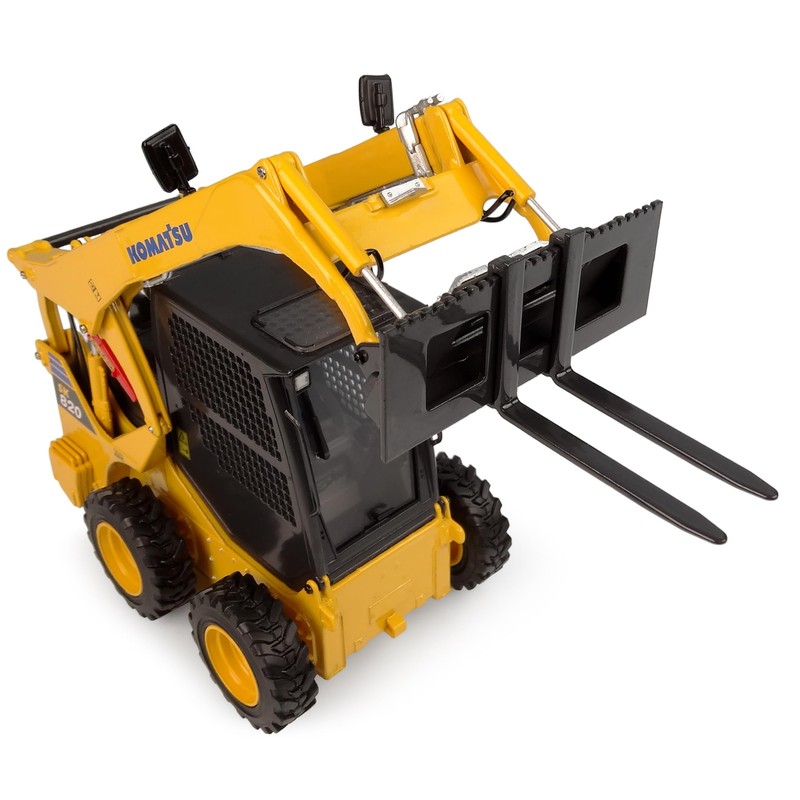Universal Hobbies Komatsu SK820 Skid Steer Loader