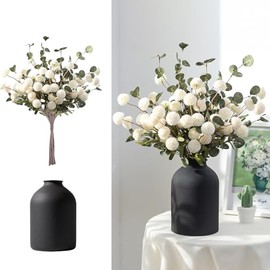 BLOSMON Flores falsas en jarrón para centros de mesa: jarrón de metal con 12 tallos de mamás artificiales, flores de kiku eucalipto, decoración de mesa del hogar, pompones artificiales blancos para