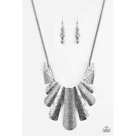 Paparazzi Jewelry UNTAMED - Silver Necklace Set