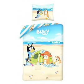 Halantex BLUEY Family at the Beach Dogs Bluey Bingo Bandit Chilli Bed Set – Reversible Duvet Cover 140 x 200 cm and Pillowcase 70 x 90 cm – Multi-Coloured – 100% Cotton, BY-8598BL