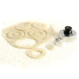 2.75IN DONUT CUTTER WITH REMOVABLE CENTER PIECE (2)