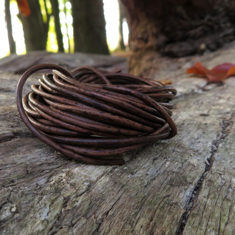 esnado Leather Cord Round 2 mm Red (5 Metres, Red)