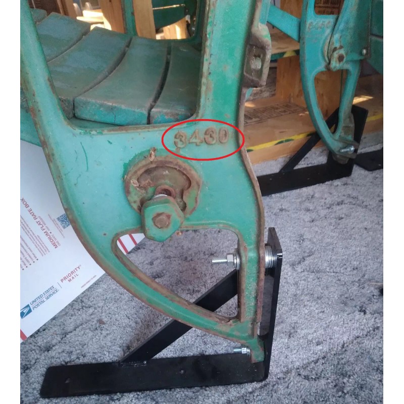 3 Metropolitan Stadium seat stands brackets for American Seating model