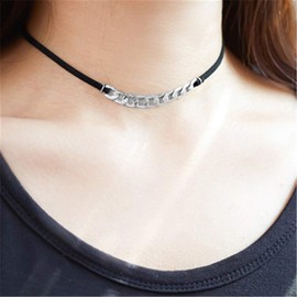 TseenYi Punk Necklace Mix Style Velvet Belt and Alloy Chain Choker Necklace Adjustable Clavicle Chain for Women and Girls (Silver)