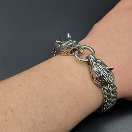 ZFSBRTL Byzantine Chain Silver 3D Wolf Head Bracelet, Men's Stainless Steel Viking Odin Wolf Curb Chain Skull Bracelet Vintage Amulet Jewellery Gifts with Wooden Box, Stainless Steel