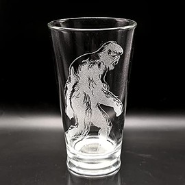 SASQUATCH BIGFOOT Engraved Pint Glass | Great Gift Idea for Big-Foot Yeti Sasquatch Hunters & Enthusiasts